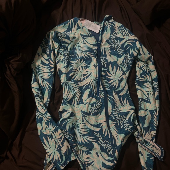 RIPCURL surf suit - Picture 7 of 12